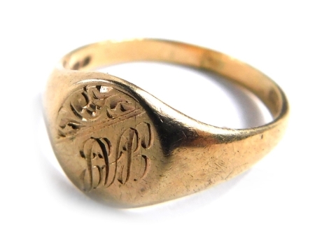 A 9ct gold signet ring, size M, 2.7g.