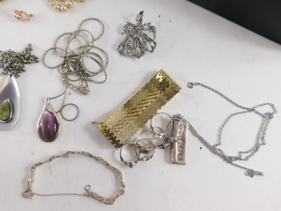 A collection of costume jewellery and effects, comprising silver bracelet, drop earrings, marcasite floral brooch, gold plated bracelet stamped 750, jade pendant, various wristwatches, etc. (1 box) - 2