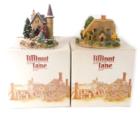 Various Lilliput Lane, to include Honeysuckle Cottage, 9cm high, and Highland Lodge. (2, boxed)