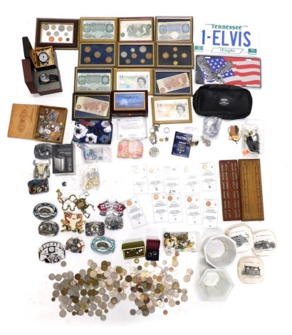 Various world used coins, quantity of jewellery, gentleman's wristwatch Spirit of Great Britain, with 3cm diameter face, various other world used coins, John Wayne watch, cased banknotes and coins, to include one pound Peppiatt, another Page EY47E54601, v