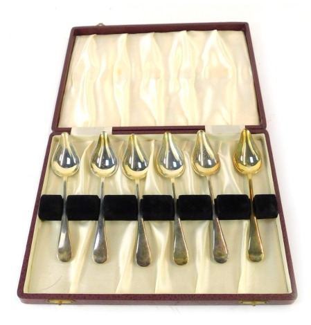 A set of six Elizabeth II silver grapefruit spoons, cased, Sheffield 1987, 5.26oz, boxed.
