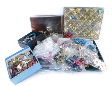 Costume jewellery and effects, comprising beaded necklaces, tray of vintage clip on earrings, etc. (a quantity)