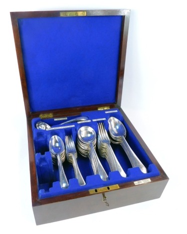 A Walker and Hall A1 plated cutlery set, in a presentation mahogany box, to include dessert spoons, dessert forks, soup spoons, table forks, table spoons, and sauce ladles, the box 10cm high, 30cm wide.