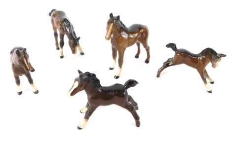 Various Beswick pottery foals, 9cm high, etc. (5)