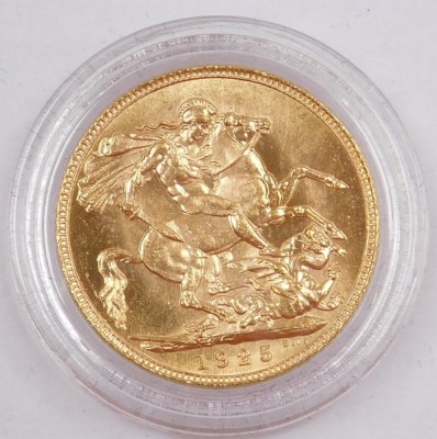 A George V full gold sovereign, dated 1925, 8g, boxed, with outer packaging. - 2