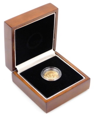 A George V full gold sovereign, dated 1912, 8g, in fitted box with outer packaging.