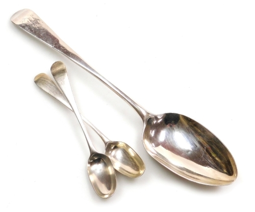 A George III silver Old English pattern serving spoon, initial engraved, Peter and Ann Bateman, London 1796, together with a pair of silver mustard spoons, 2.54oz.