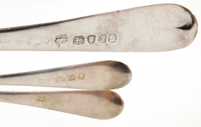 A George III silver Old English pattern serving spoon, initial engraved, Peter and Ann Bateman, London 1796, together with a pair of silver mustard spoons, 2.54oz. - 3