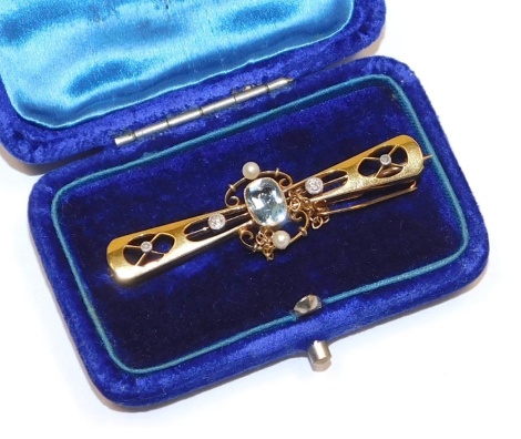 An Edwardian 15ct gold aquamarine diamond and seed pearl brooch, with safety chain as fitted, 4.5g.