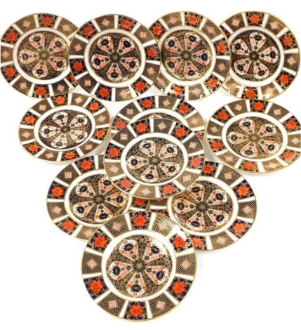 A set of eleven Royal Crown Derby Old Imari pattern porcelain plates, each 15.5cm diameter.