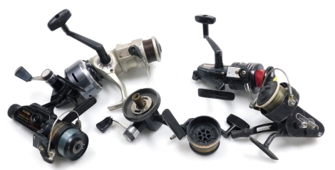 A group of fishing reels, to include a Silstar EX2200-040 reel, a Daiwa J-13P reel, etc. (1 tray)