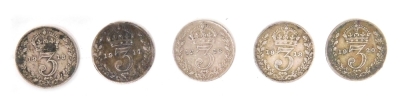 Five George V threepence Maundy coins, dates for 1913, 1917, 1918 (2), and 1920, 6.9g.