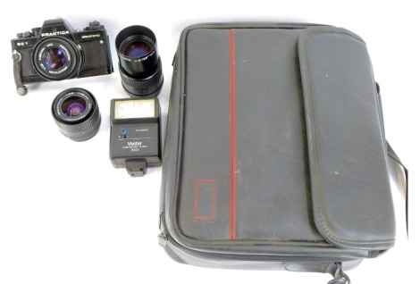 A Praktica BC1 camera, Carl Zeiss Jena 3.5-135 lens, Praktica Pentacon 1-2.8 lens, Vivitar flash, etc., enclosed in a Tarcas camera bag.