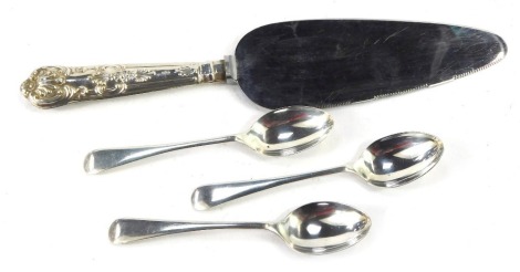 Three George V silver Old English pattern teaspoons, Sheffield 1923, 1.72oz, together with a King's pattern silver handled cake slice, Sheffield 1967. (4)