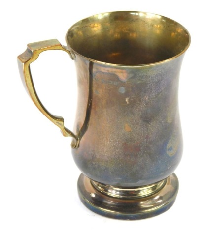 An Elizabeth II silver tankard, of baluster form, London 1959, 7.68oz. (AF)