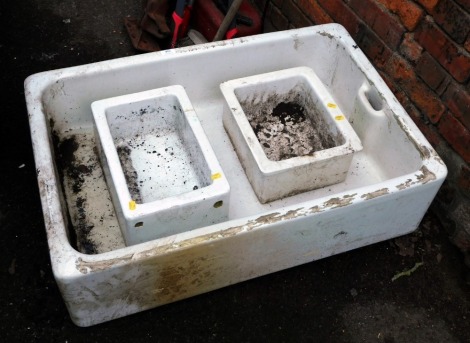 Three ceramic Belfast sinks, comprising 27cm high, 90cm wide, 62cm deep, 18cm high, 40cm wide, 25cm deep, 15cm high, 28cm wide, 32cm deep. (3)