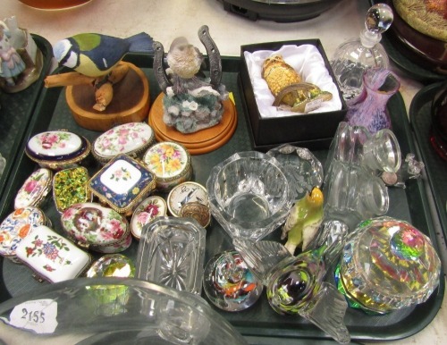 Trinket boxes, glass animal paperweights, vases, etc. (1 tray)