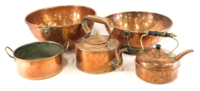 Various copperware, two similar graduated bowls, copper kettle with brass knop, 24cm high, etc. (a quantity)