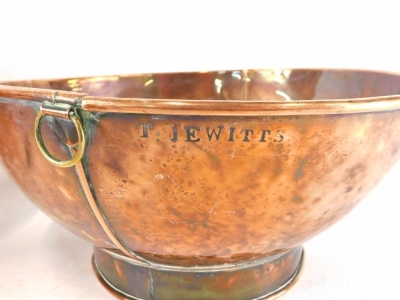 Various copperware, two similar graduated bowls, copper kettle with brass knop, 24cm high, etc. (a quantity) - 2