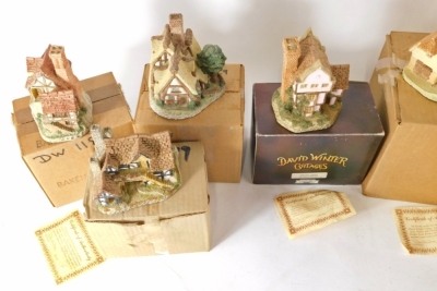 Various David Winter cottages and buildings, to include The West Country Collection Tamar Cottage, 12cm high, with paperwork, in associated and original boxes. (a quantity) - 2