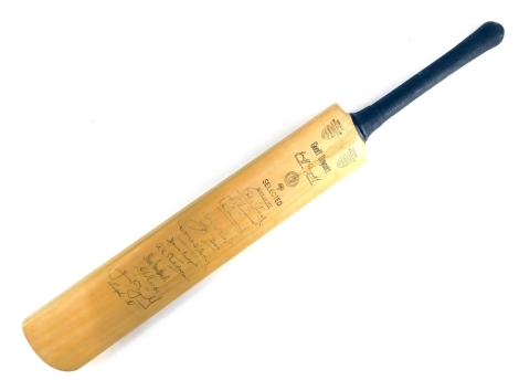 A Gray Nicolls Geoff Boycott Yorkshire and England Selected short handled cricket bat, hand signed by the Yorkshire team, c.1970s, to include Brian Close, John Hampshire, Christopher Old, etc., 86cm long. Reputed to have been given as a prize by Brian Clo