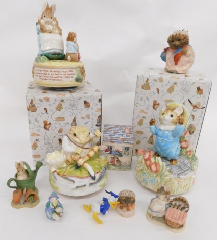 Various Beatrix Potter figures, World of Beatrix Potter Hunca Munca, a Peter Go Home Peter Rabbit musical articulated ornament, 15cm high, small quantity of others, Mrs Tiggy-Winkle, etc. (a quantity)