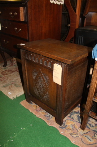 An Old Charm style coal box.