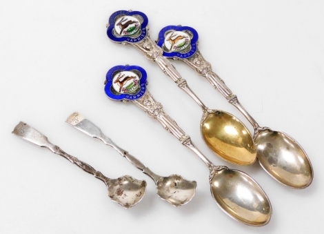 A set of three George V silver and enamel teaspoons, commemorating the Birchfield Harriers, Alexander Clark & Co Ltd, Birmingham 1921, and a pair of George IV silver salt spoons, initial engraved, Joseph Willmore, Birmingham 1926, 2.66oz.