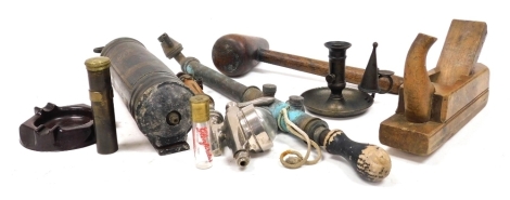 A Pyrene vintage fire extinguisher, Gaskell and Chambers Limited Optic Pearl, Bakelite ashtray, WT French and Sons rose sprayer and other collectables. (a quantity)