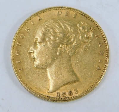 A Victorian full gold sovereign, dated 1863. - 2