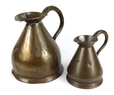 A Victorian copper 1 gallon measuring jug, and a copper quart measuring jug. (2)