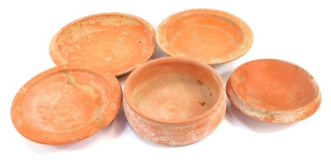 A collection of Samian Roman pottery dishes and bowls. Provenance: The Great House Collection, Kegworth. Acquired at auction over 40/50 years ago, sale is unknown. This lot is to be sold WITHOUT RESERVE.