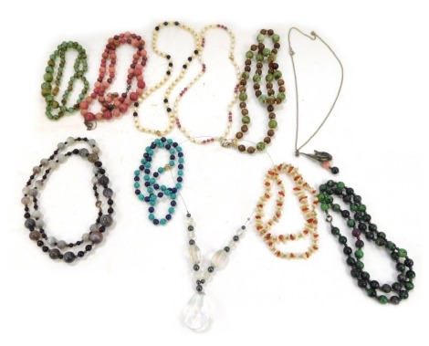 A group of semi precious stone set necklaces, to include agate, cultured pearl, malachite, amethyst, turquoise, lapis lazuli, and others, each with yellow metal brakes and chains, some with white metal chains.