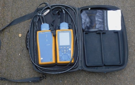 A Fluke Networks DX-1800 smart remote and cable analyzer, in carry case. Note: VAT is payable on the hammer price of this lot at 20%.