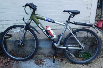 A Raleigh Fervent gentleman's bicycle.