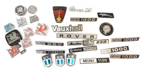 A group of British car badges, to include Vauxhall, Mini, Rover and Jaguar. (1 tray)