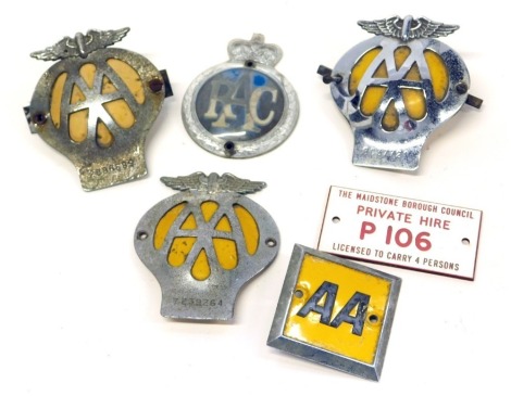 Four AA car badges, a Maidstone Borough Council Private Hire P106 cap badge, and a RAC badge. (5)