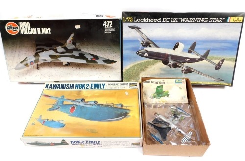 Airfix Heller and other model kits, including a 1:72 scale Lockhead EC-121 Warning Star, Avro Vulcan Series 9, H8 K2 Emily Japanese Navy Flying Boat, etc. (a quantity)