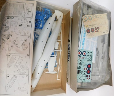 Airfix Heller and other model kits, including a 1:72 scale Lockhead EC-121 Warning Star, Avro Vulcan Series 9, H8 K2 Emily Japanese Navy Flying Boat, etc. (a quantity) - 3