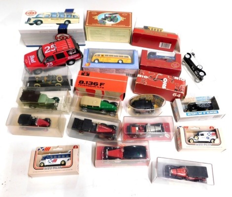 Matchbox and other diecast vehicles, to include DYS10 1950's Mercedes Benz diesel omnibus type O-3500, Matchbox Models of Yesteryear Y44 1910 Renault Bus, etc. (1 box)