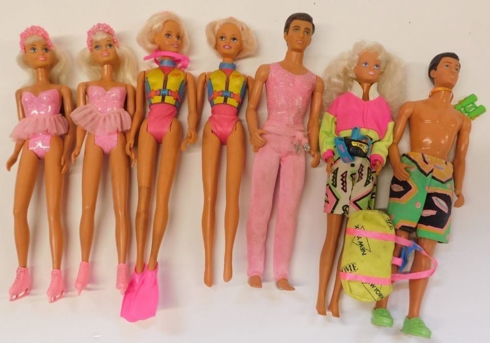 Sindy and Paul dolls comprising 1993 swimming Sindy Skater Sindy Jet Away Sindy and Paul and