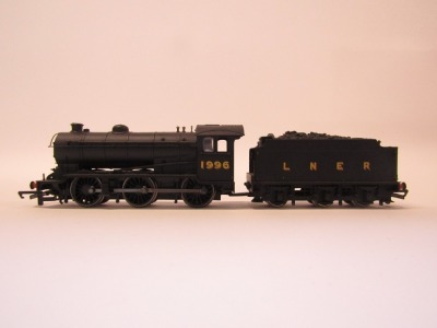 A Bachmann Branch Line OO gauge Gresley J29 Class locomotive, 0-6-0, 1996, LNER plain black, 31-853. - 2