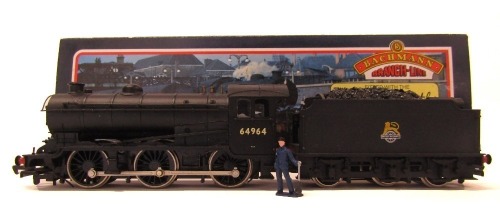 A Bachmann Branch Line OO gauge Gresley J39 Class locomotive, 0-6-0, 64964, BR black early crest, 31851.