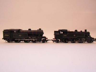 Two Bachmann Branch Line OO gauge locomotives, include a Gresley V13 Class locomotive and a Ivatt Class 2 locomotive, boxed. (2) - 3