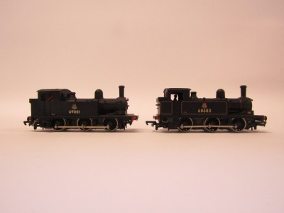 A Mainline Railways 0-6-0 TJ72 Class locomotive, and a Bachmann Branch Line OO gauge 0-6-0 TJ72 Class locomotive. (2) - 3