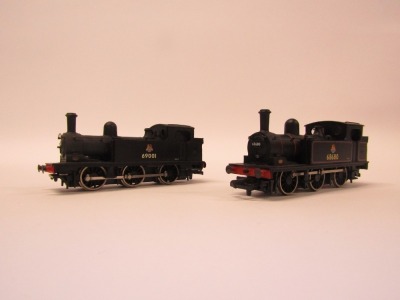 A Mainline Railways 0-6-0 TJ72 Class locomotive, and a Bachmann Branch Line OO gauge 0-6-0 TJ72 Class locomotive. (2) - 5