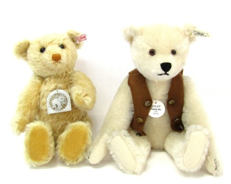 A Steiff Teddy Boo 1925 replica, and a Steiff bear. (2)