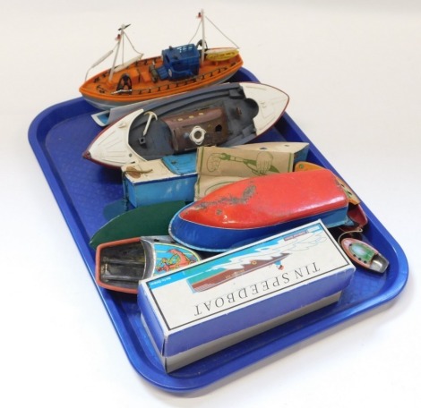 Tinplate and model boats, a tin speedboat (boxed), etc. (1 tray)