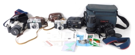 Various cameras, a Voightlander Vitomatic II, with 2:2.8/50 lens, 9cm high, in outer case, a Canon EOS digital camera, various others, etc. (a quantity)