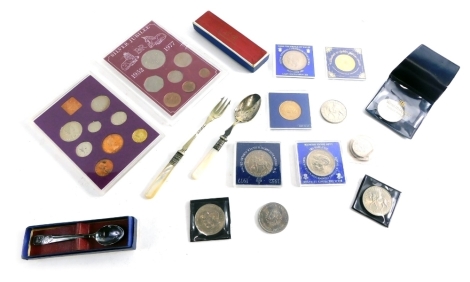 Various coins, coin sets, etc., Lady Diana Spencer and Prince Charles crown, Silver Jubilee 1952-1977 coin set, another 1970 set, small quantity of cutlery, other cased coins, pickle fork with mother of pearl handle, 19cm long, etc. (a quantity)